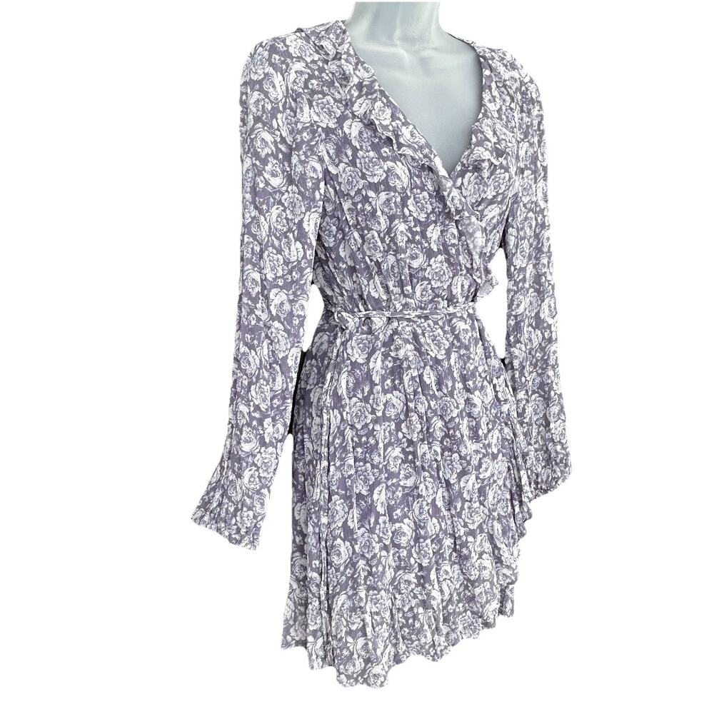 Paige Shawna 100% Silk Floral Paisley Ruffle Wrap Mini Dress Size Med Grey White - Picture 5 of 12